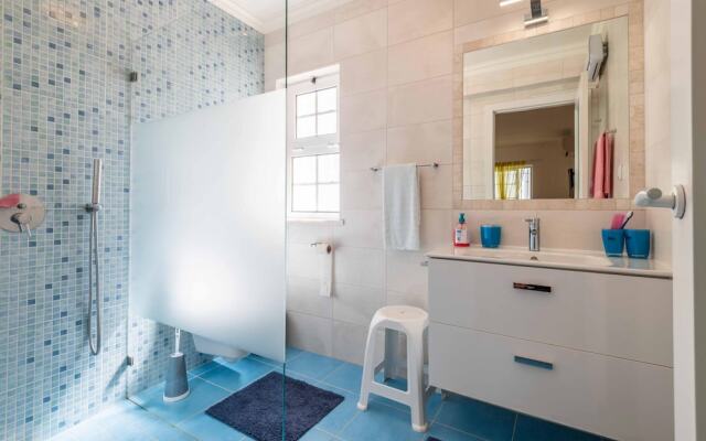 Villa Glamour by Portucasa