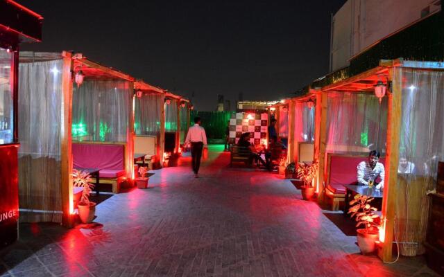 OYO 8412 Hotel Maharani Prime