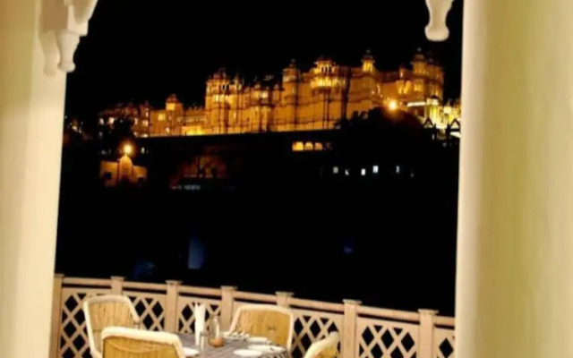 Hotel Kiran Palace