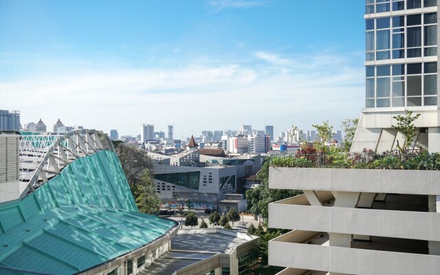 Fully Furnished Studio Menteng Park Apartment