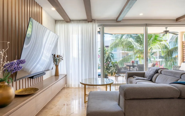 Elements 214 2 Bedroom Condo by RedAwning