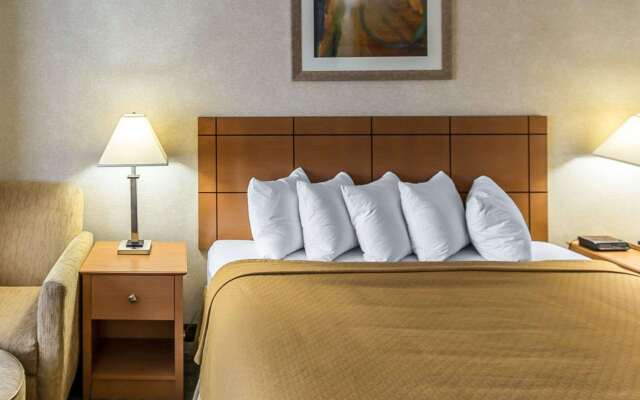 Quality Inn at Collins Road - Cedar Rapids