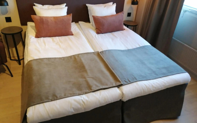Skyline Airport Hotel
