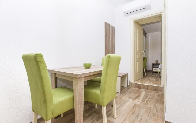 Apartments Mezini 11