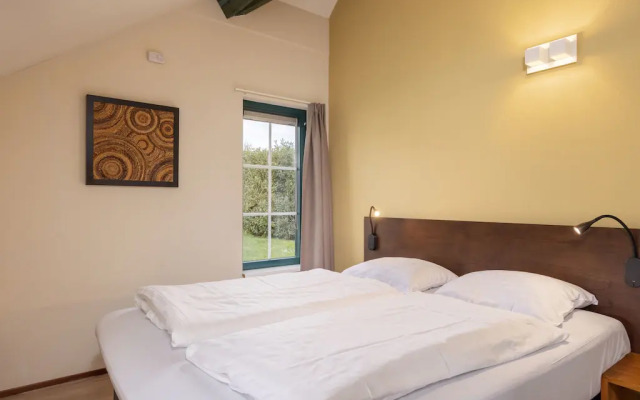 Bungalow in Veluwe Near Harderwijk