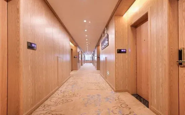 Bowring Light Hotel (Lingui New District Liangjiang Airport)