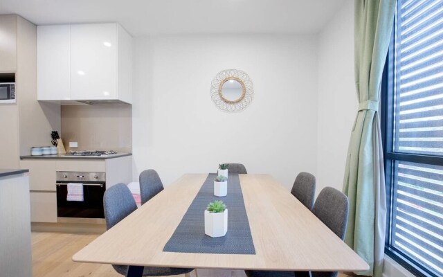 Trendy 2 Bedroom In Ringwood/Eastland With Parking