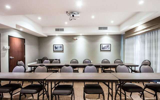 Sleep Inn & Suites Hennessey