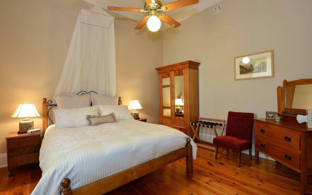 Trafalgar Premium Vintage Suites