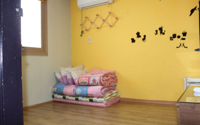 Nabijam Motel