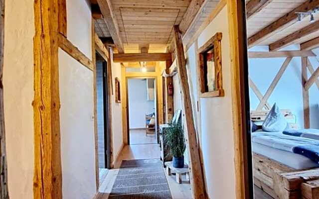 Wood & Stone Lodge 2