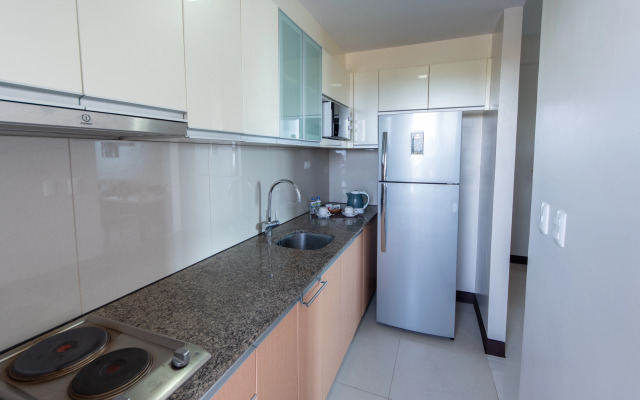 CSuites at 8 Newtown Residences