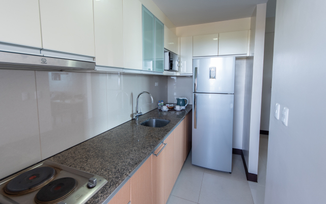 8 Newtown Blvd Apartments