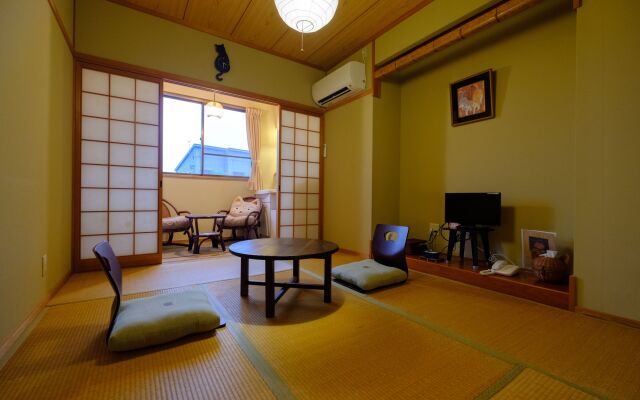 Yufuin Waraneko no Yado