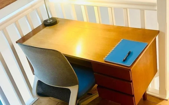 One bedroom flat near train station