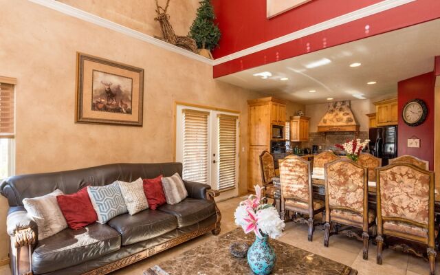 Luxury Townhouse in Mountains