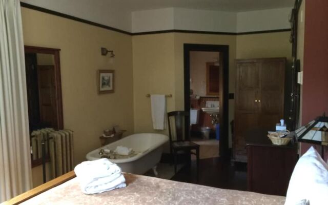 Naramata Heritage Inn & Spa