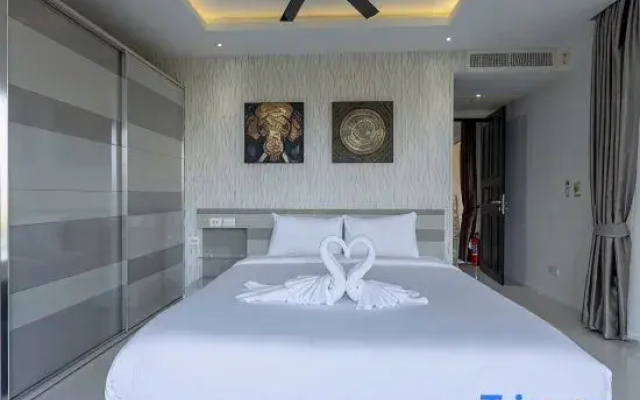 *Ocean View 4BR w/ Private Pool & Rooftop V179