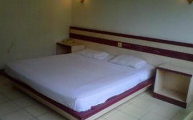 Nyata Plaza Hotel