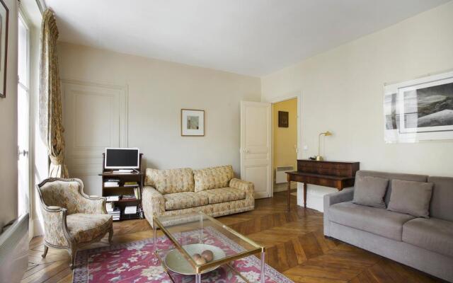 Quai d'Orsay Apartment