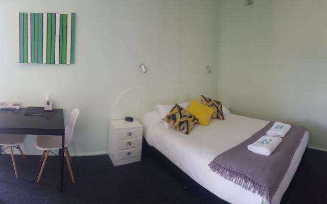 Town House Motor Inn