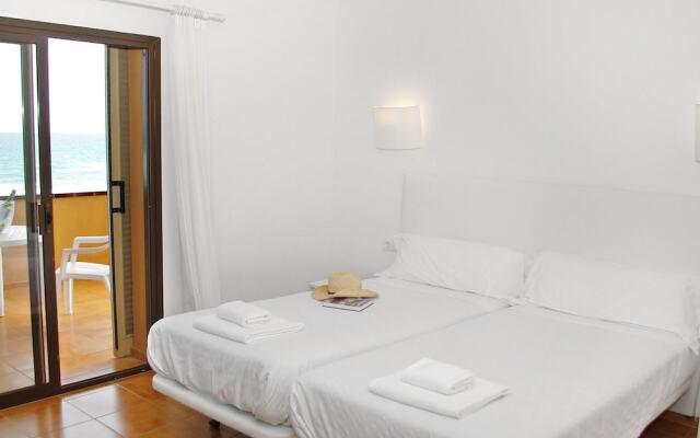 Spacious Apartment With sea View and Directly on the Beach