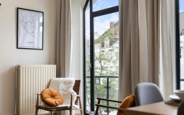 SHS HOMES- 3 BEDROOM, KITCHEN, WIFI, WORKSPACE, COFFEE, Central