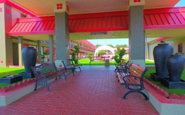 Ramada by Wyndham Perry Near Fairgrounds