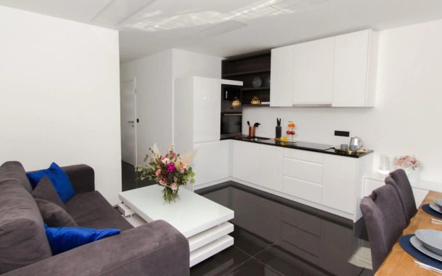 Alexandra Apartments