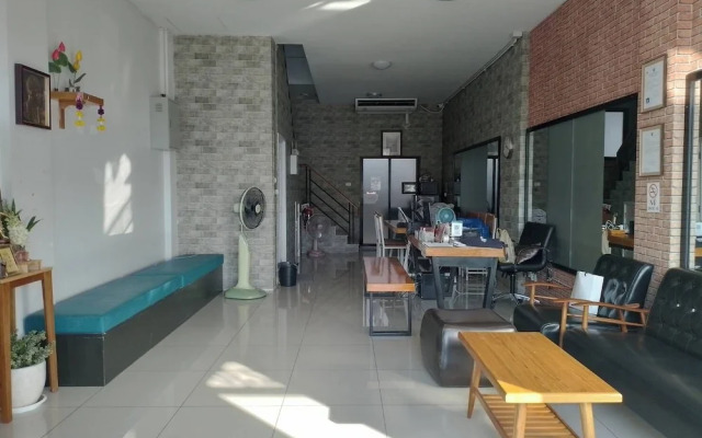 HOMEY-Don Mueang Airport Hostel