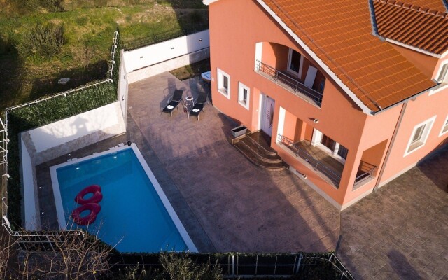 Holiday House Klaric