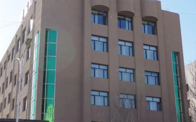 Super 8 Hotel (Chifeng Railway Station Yuanlin Road)