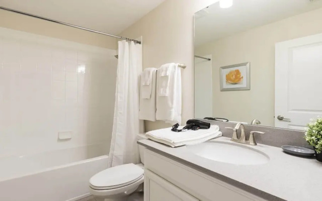 Greenview 8BR Home Private Theater Pool/spa/games