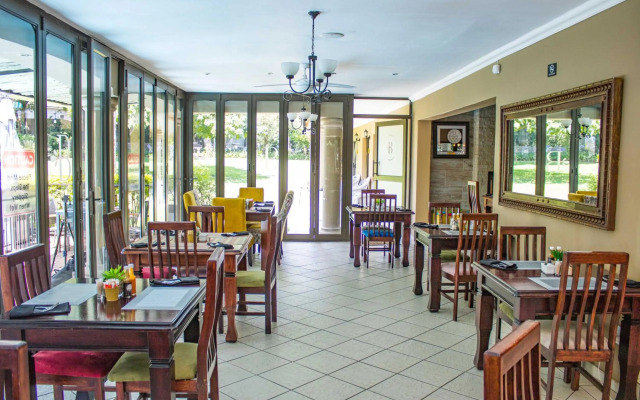 Hutten Heights Lodge by Ilawu