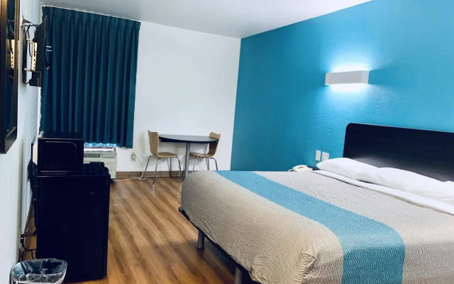 Motel 6 Lewisville, TX - Medical City