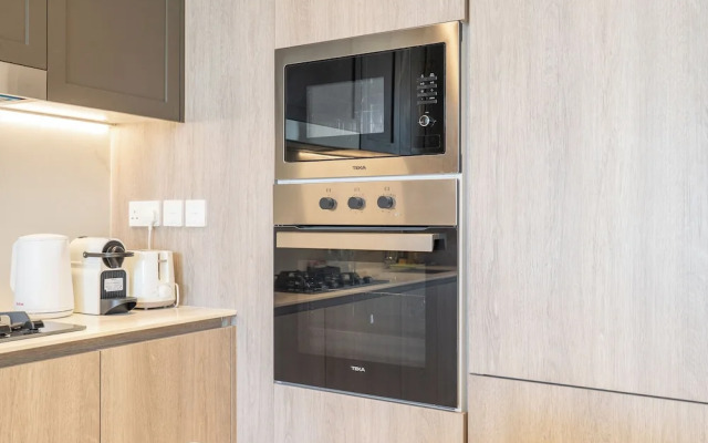 Luxury Stay At JVC with Pool & Gym