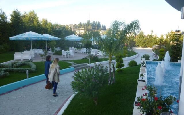 Hotel Red Apple