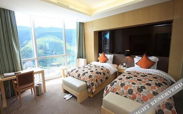 High 1 Convention Hotel