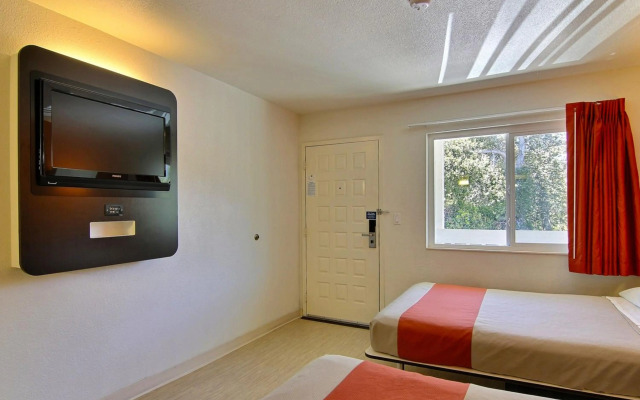 Motel 6 Carpinteria, CA - Santa Barbara - South