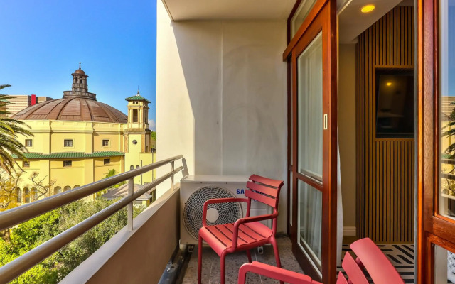 437 St Martini Gardens