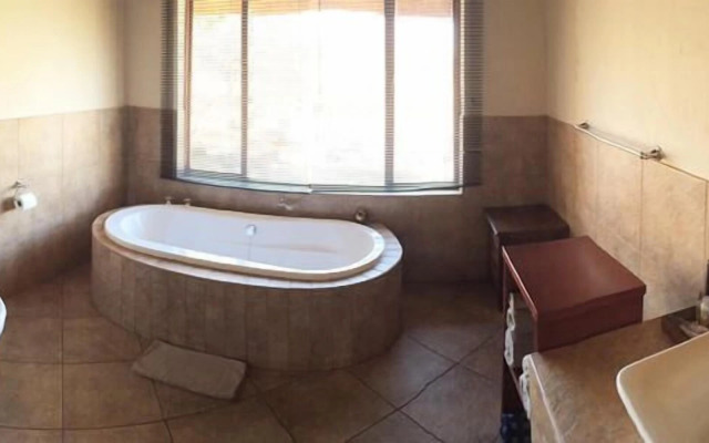 Dinkweng Safari Camp