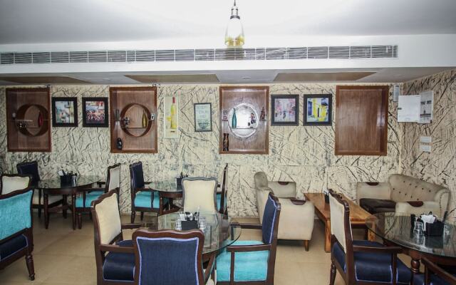 OYO 6894 Hotel White Lily