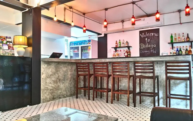 Bodega Chiang Mai Party Hostel - Adults Only