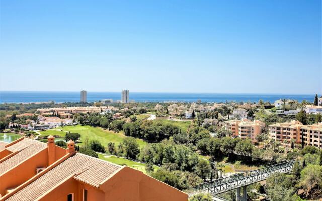 Duplex, Penthouse, 2/2 with Spectacular Views TV27