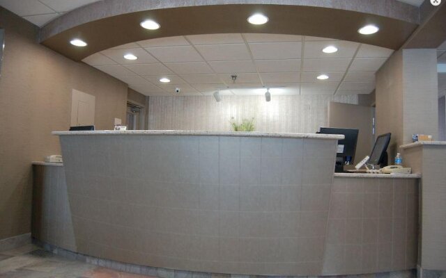 Brentwood Inn & Suites