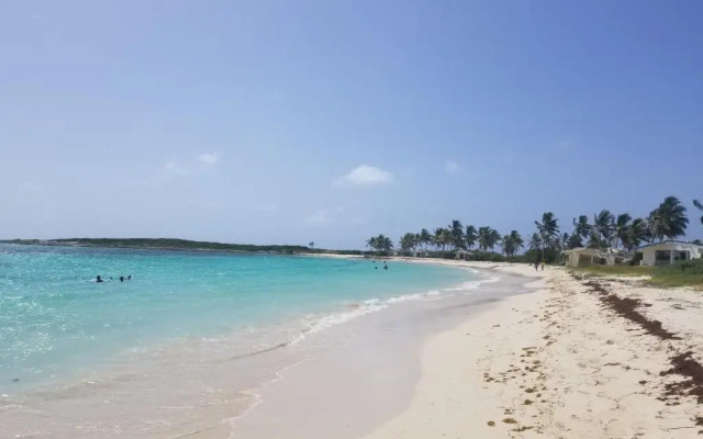 Studio 03 vue mer Orient Bay