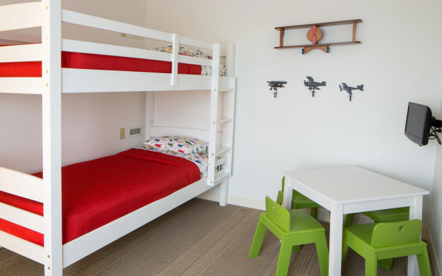 Holiday Inn Bloomington-Airport by IHG