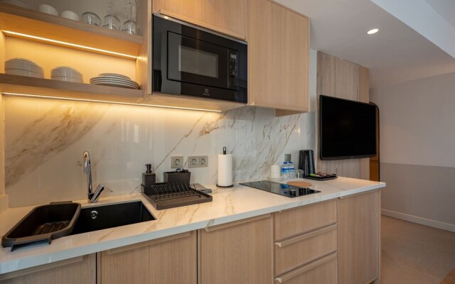 Oli Hotel And Suites