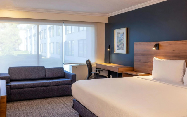 Courtyard by Marriott Toluca Airport