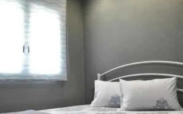 Crystallia Seaside Maisonette by Travelpro Se